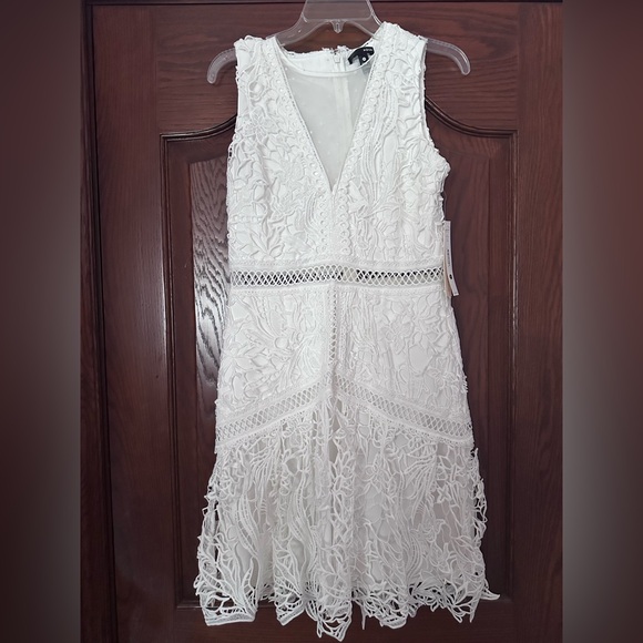 Aqua Dresses & Skirts - AQUA Lace Midi Dress in White